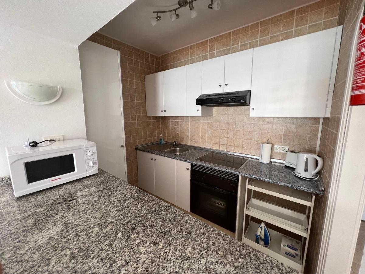 Oasis Blue - Beautiful 1 Bedroom Apartment On Private Complex With Pool 티아즈 외부 사진