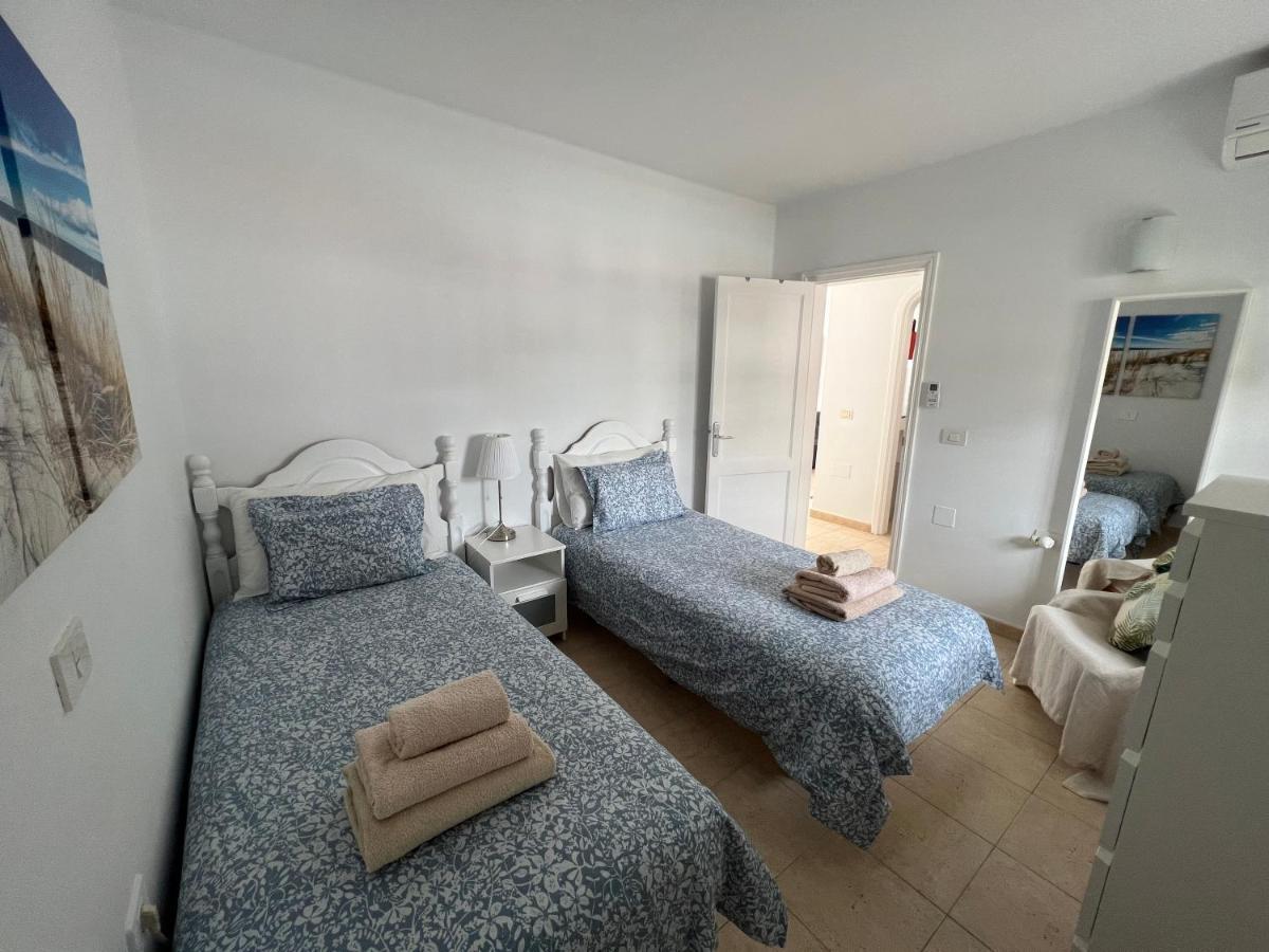 Oasis Blue - Beautiful 1 Bedroom Apartment On Private Complex With Pool 티아즈 외부 사진