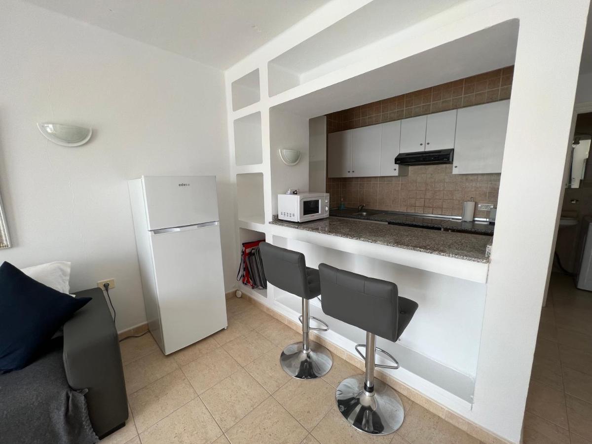 Oasis Blue - Beautiful 1 Bedroom Apartment On Private Complex With Pool 티아즈 외부 사진